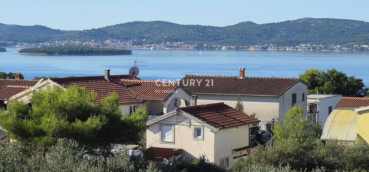 Sveti Filip i Jakov, appartamento di 78 m2 con splendida vista sul mare e sulle isole