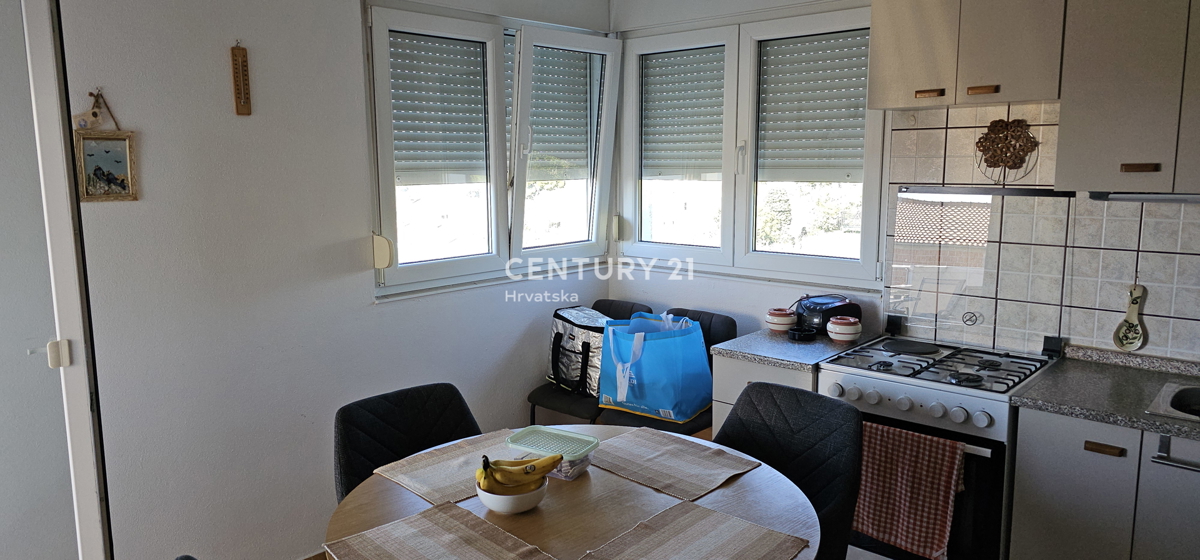 Sveti Filip i Jakov, appartamento di 78 m2 con splendida vista sul mare e sulle isole