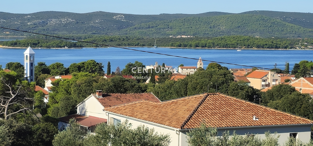 Sveti Filip i Jakov, appartamento di 78 m2 con splendida vista sul mare e sulle isole