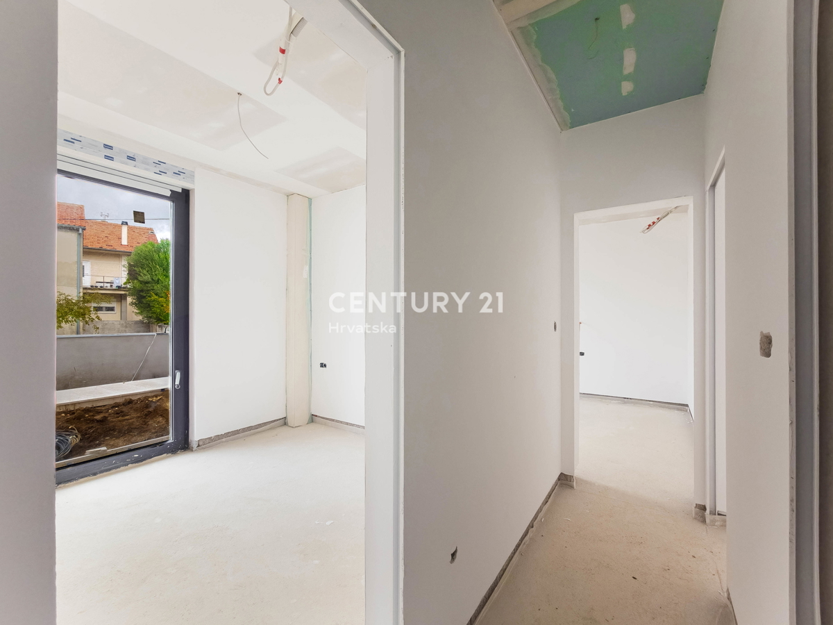 ZADAR, BILI BRIG, NUOVA COSTRUZIONE DI LUSSO, 3,5 VANI-110 m2, PIANO TERRA, GIARDINO