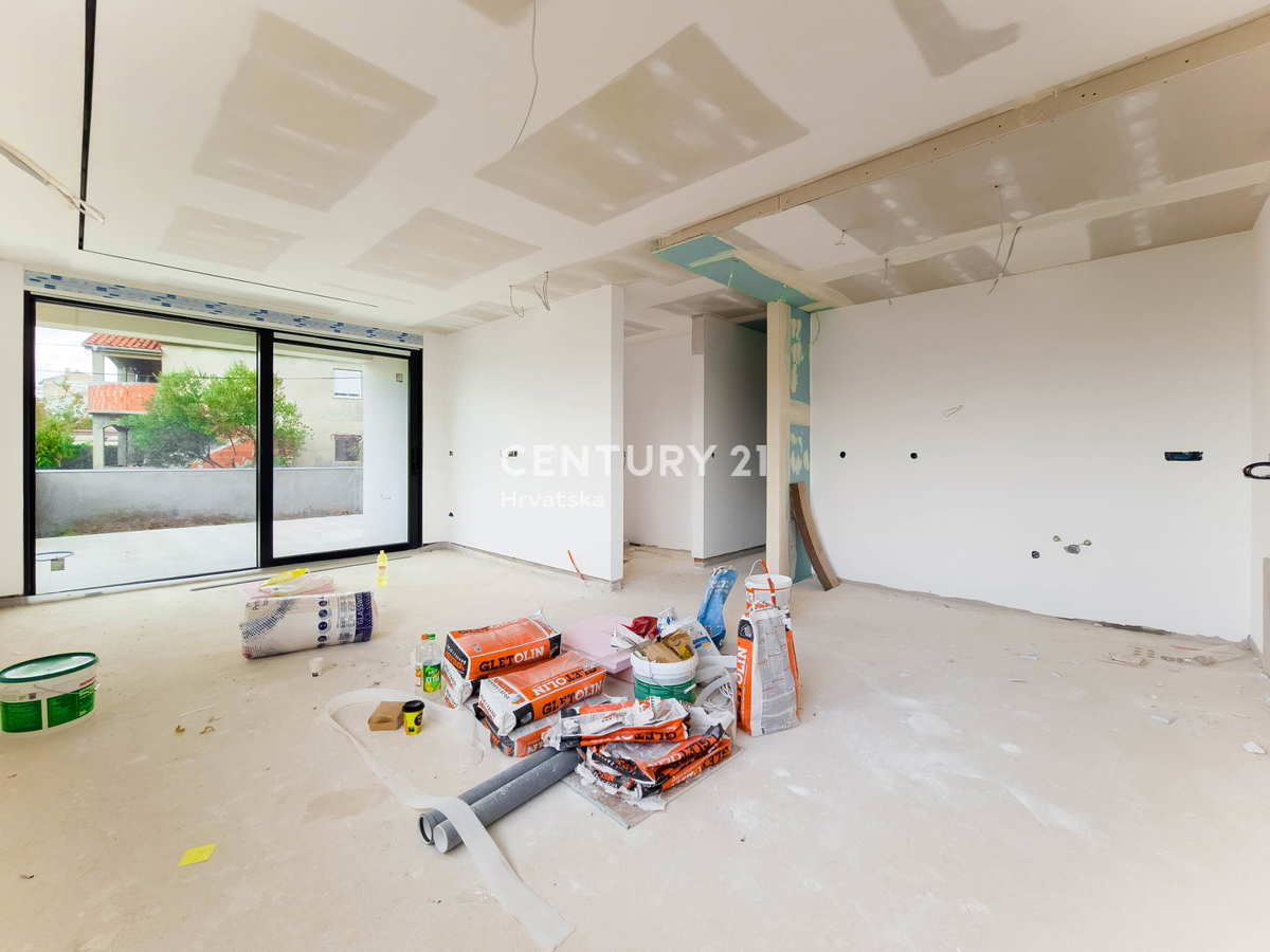 ZADAR, BILI BRIG, NUOVA COSTRUZIONE DI LUSSO, 3,5 VANI-110 m2, PIANO TERRA, GIARDINO