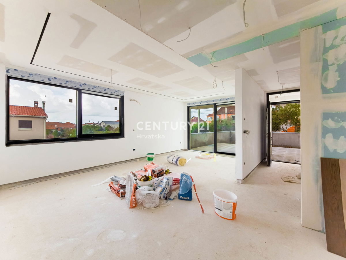 ZADAR, BILI BRIG, NUOVA COSTRUZIONE DI LUSSO, 3,5 VANI-110 m2, PIANO TERRA, GIARDINO