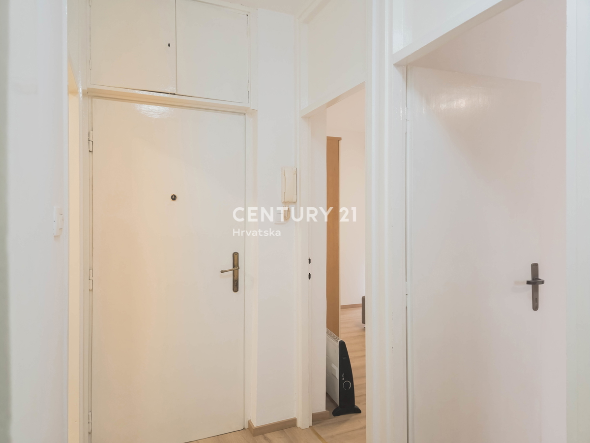 ZADAR, VOŠTARNICA, APPARTAMENTO 2,5 VANI 55,65 M2, 1° PIANO, RISTRUTTURATO, ARREDATO, SUBITO ABITABILE