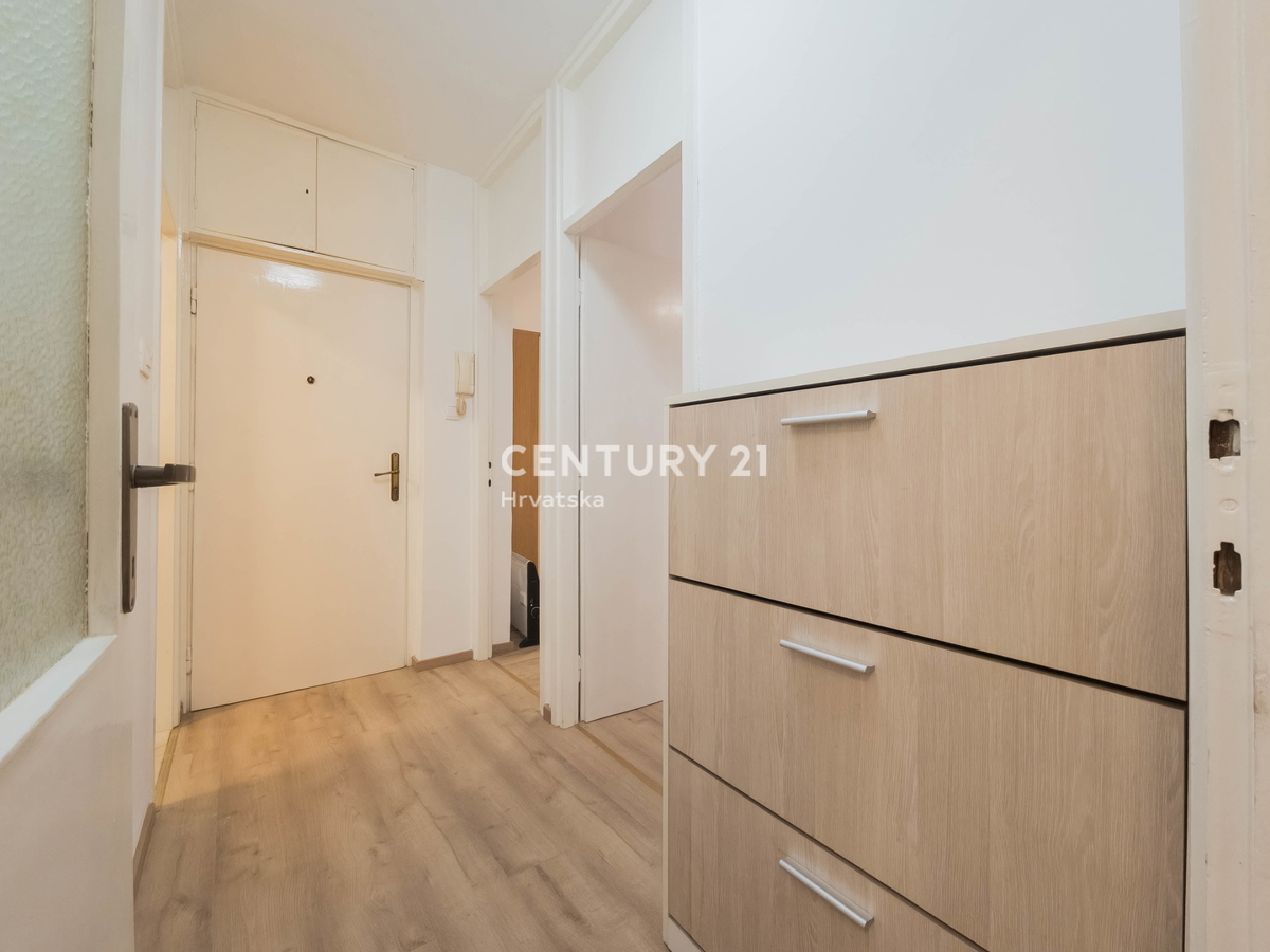 ZADAR, VOŠTARNICA, APPARTAMENTO 2,5 VANI 55,65 M2, 1° PIANO, RISTRUTTURATO, ARREDATO, SUBITO ABITABILE