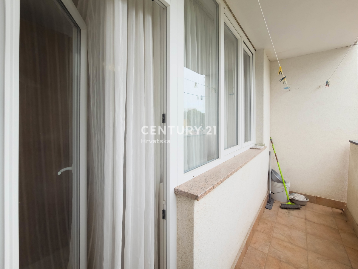 ZADAR, VOŠTARNICA, APPARTAMENTO 2,5 VANI 55,65 M2, 1° PIANO, RISTRUTTURATO, ARREDATO, SUBITO ABITABILE