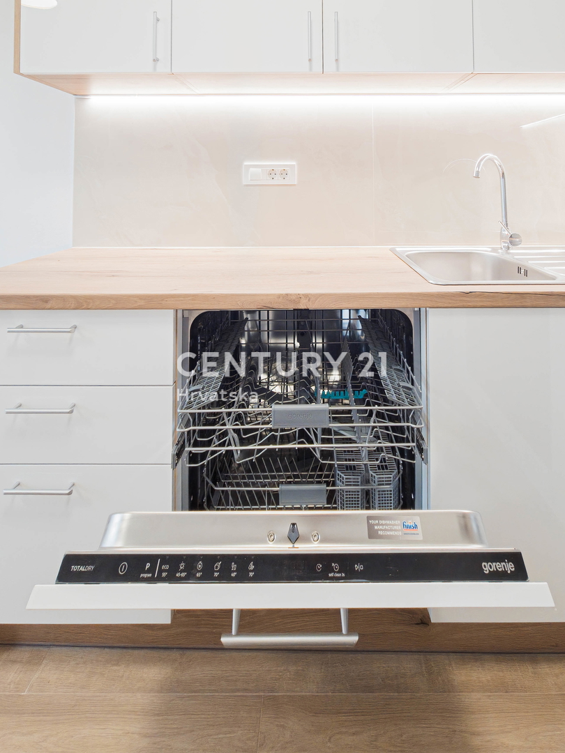 ZADAR, VOŠTARNICA, APPARTAMENTO 2,5 VANI 55,65 M2, 1° PIANO, RISTRUTTURATO, ARREDATO, SUBITO ABITABILE