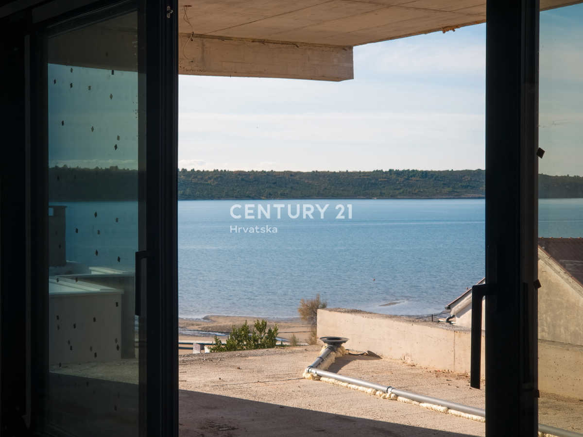 ZADAR, LJUBAČ, LUSSUOSO. NUOVO. S5= 98,80 m2 + terrazza sul tetto 120 m2, 2° piano, 50 m DAL MARE E DALLA SPIAGGIA, VISTA MARE