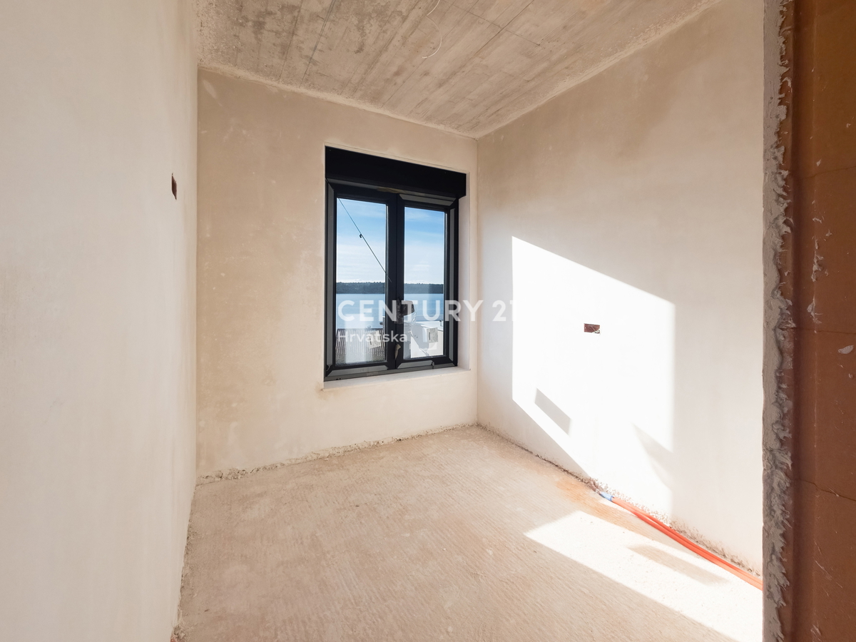 ZADAR, LJUBAČ, LUSSUOSO. NUOVO. S5= 98,80 m2 + terrazza sul tetto 120 m2, 2° piano, 50 m DAL MARE E DALLA SPIAGGIA, VISTA MARE