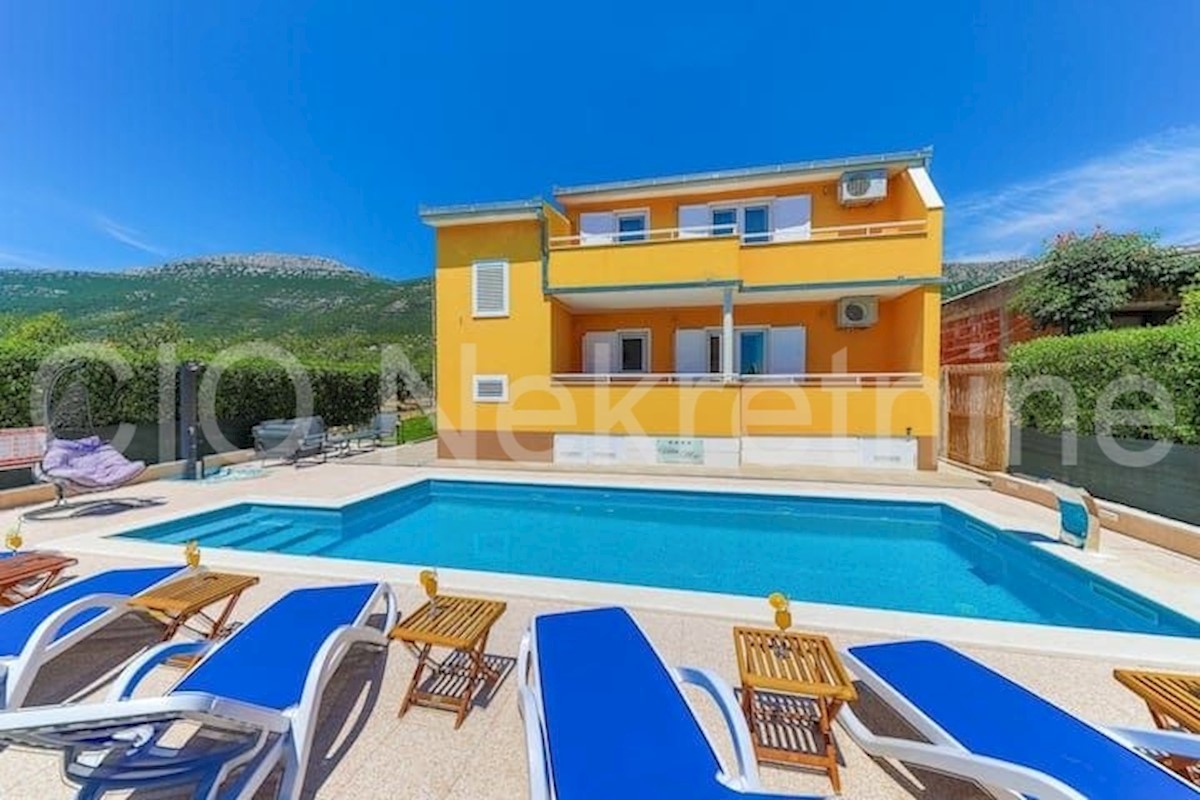 Kaštel Lukšić, casa indipendente di lusso con piscina, in vendita