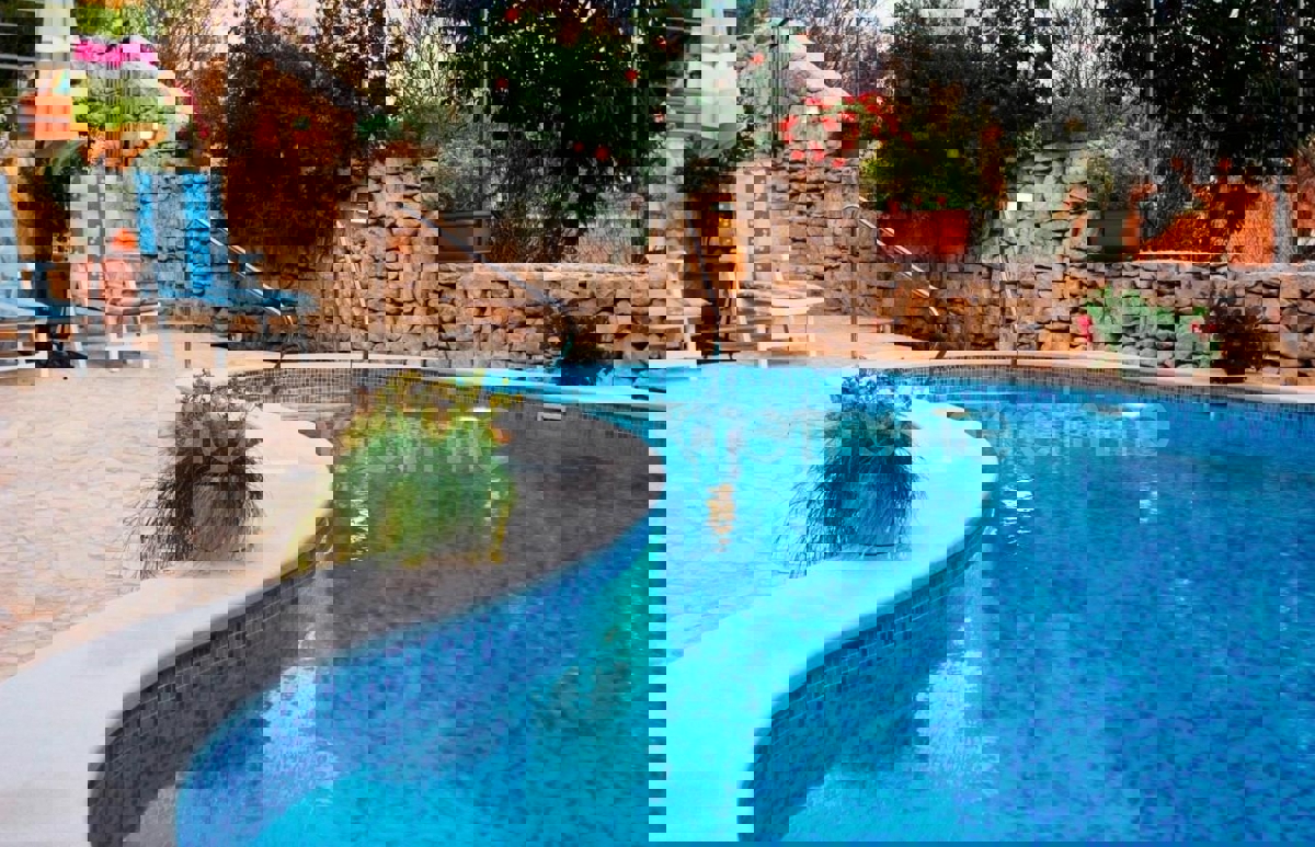 Brač, Milna, casa di lusso con piscina vicino al mare, in vendita