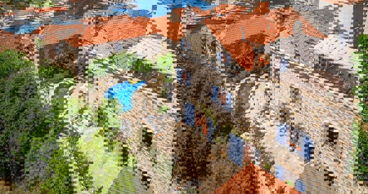 Brač, Milna, casa di lusso con piscina vicino al mare, in vendita