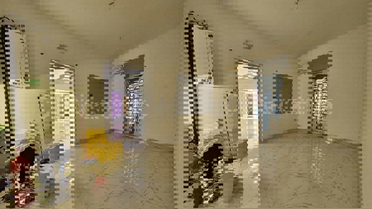 Spalato, Dobri, locale commerciale 138 m2, in vendita