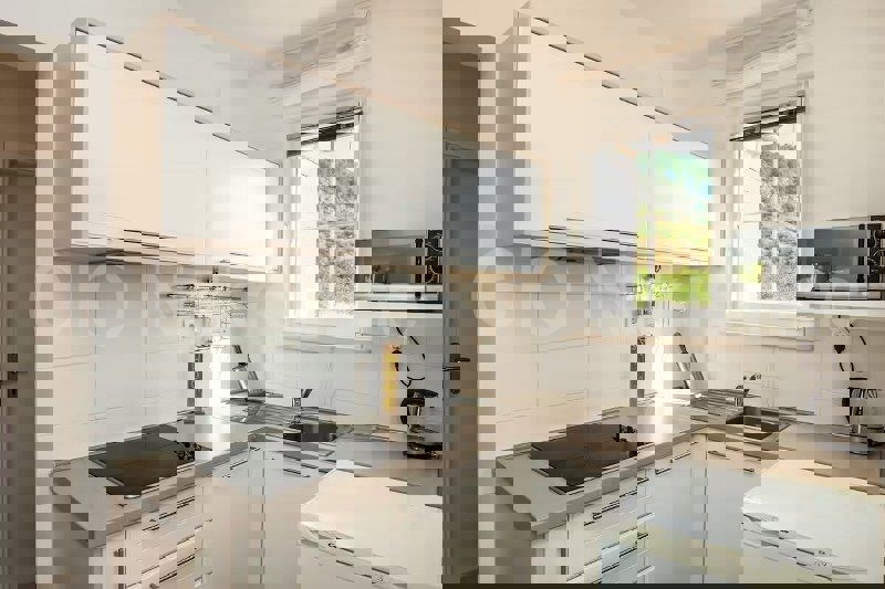 Brač, Bol, Palazzina, in vendita