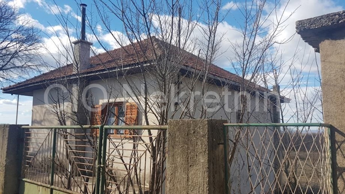 Drniš, Razvođe, casa 155 m2, in vendita