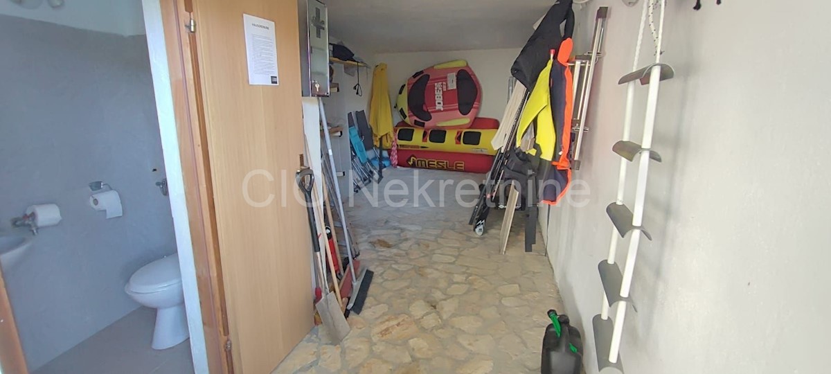 Sevid, casa con giardino, prima fila al mare, in vendita