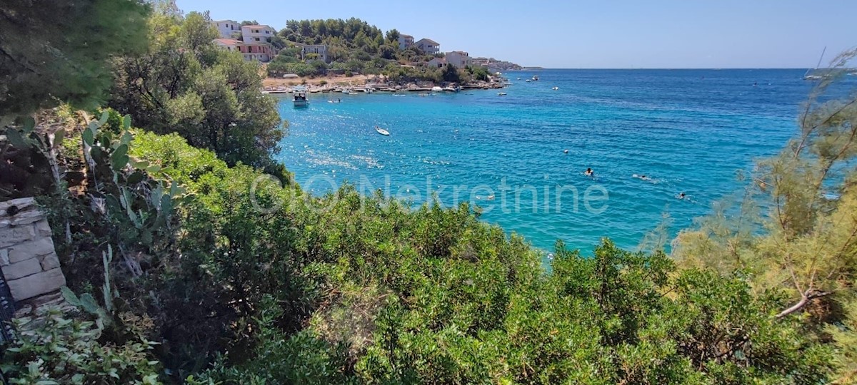 Sevid, casa con giardino, prima fila al mare, in vendita