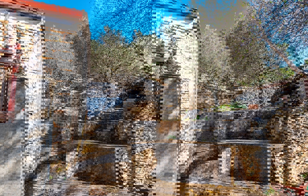 Korčula, Vela Luka, casa 1a fila al mare, in vendita
