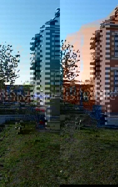 Klis, Prugovo, edificio residenziale e commerciale, in vendita