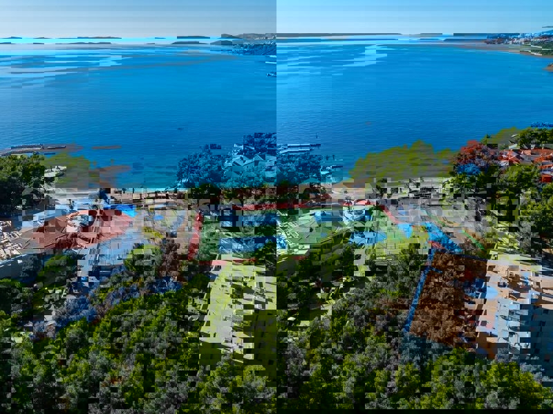 Podstrana-Strožanac, appartamento di lusso con giardino e parcheggio