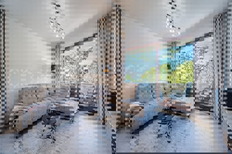 Podstrana-Strožanac, appartamento di lusso con giardino e parcheggio