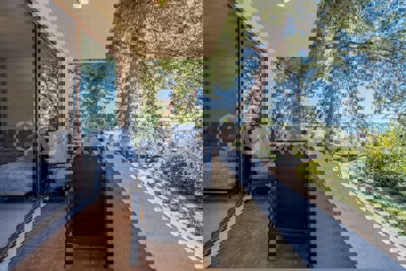 Podstrana-Strožanac, appartamento di lusso con giardino e parcheggio