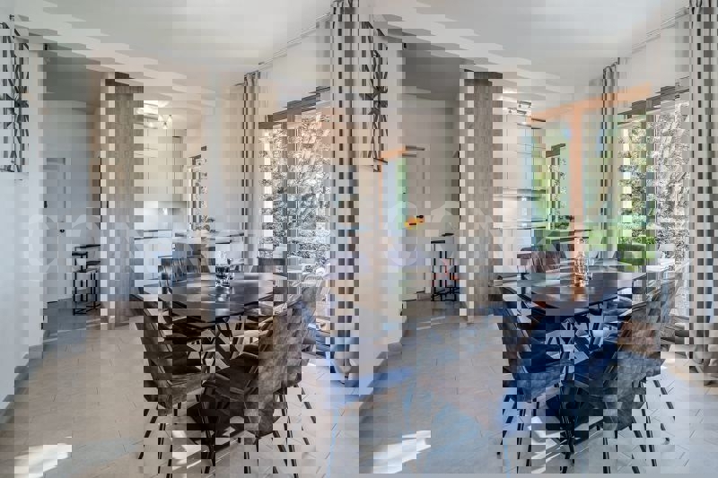 Podstrana-Strožanac, appartamento di lusso con giardino e parcheggio