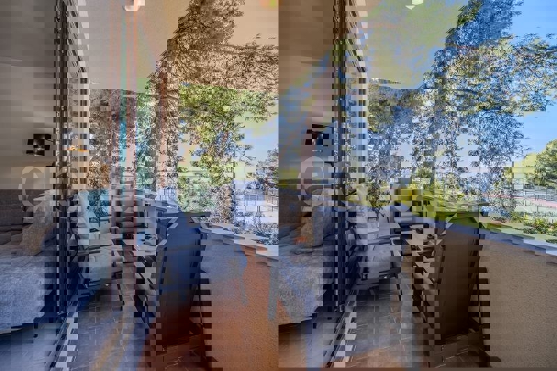 Podstrana-Strožanac, appartamento di lusso con giardino e parcheggio