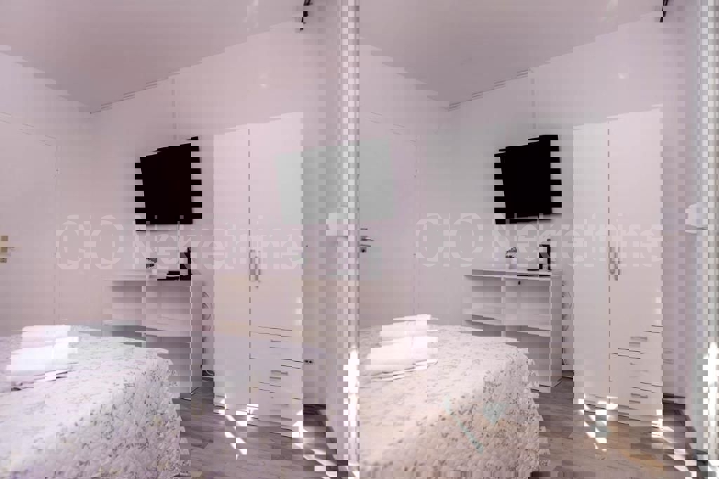 Appartamento arredato con due camere da letto, primo piano, in vendita a Split, Sukoišan.