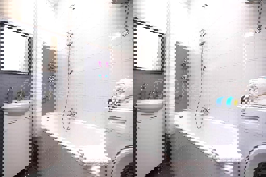 Appartamento arredato con due camere da letto, primo piano, in vendita a Split, Sukoišan.