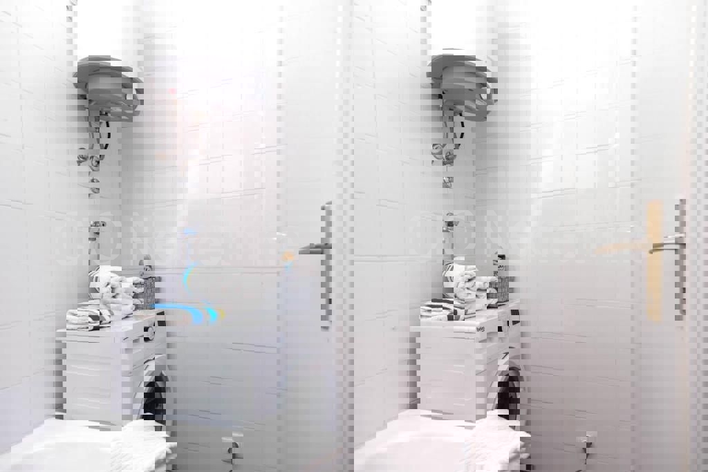 Appartamento arredato con due camere da letto, primo piano, in vendita a Split, Sukoišan.