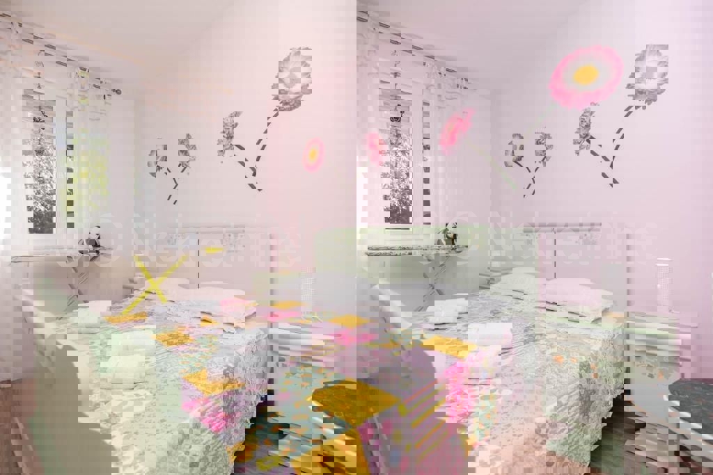 Appartamento arredato con due camere da letto, primo piano, in vendita a Split, Sukoišan.