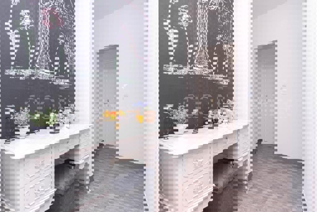 Appartamento arredato con due camere da letto, primo piano, in vendita a Split, Sukoišan.