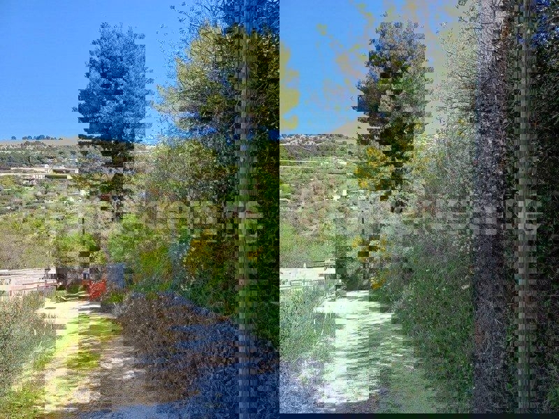 Klis, terreno edificabile in vendita