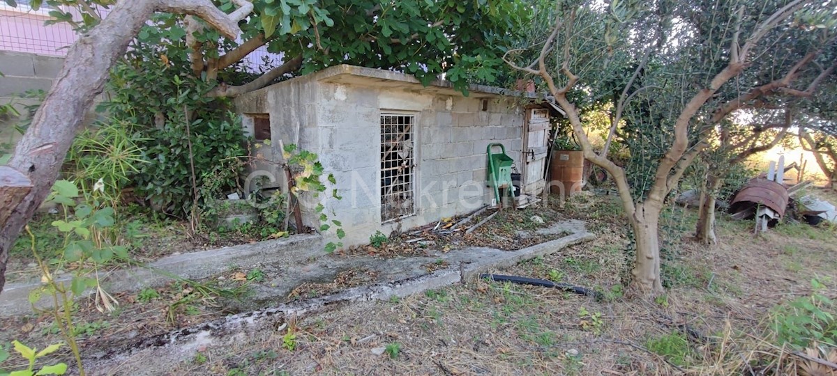 Podstrana, casa indipendente con giardino, in vendita