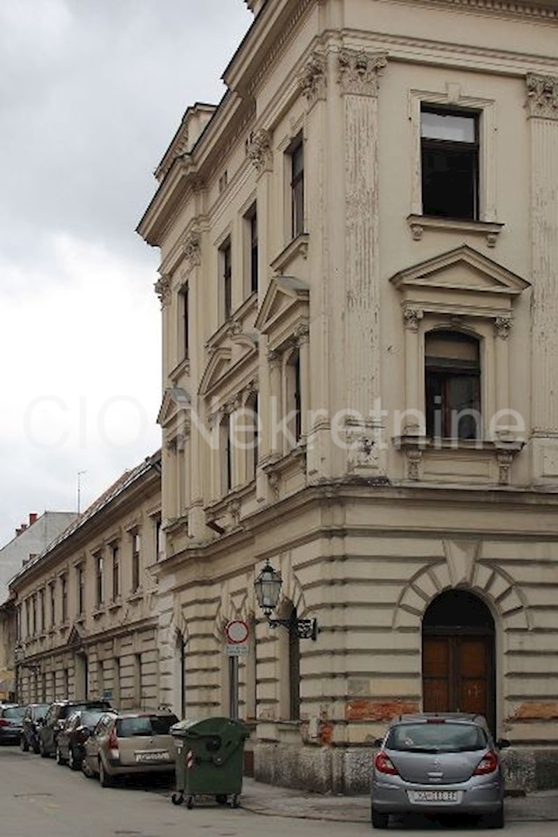 Karlovac, Centro, hotel da ristrutturare, vendita