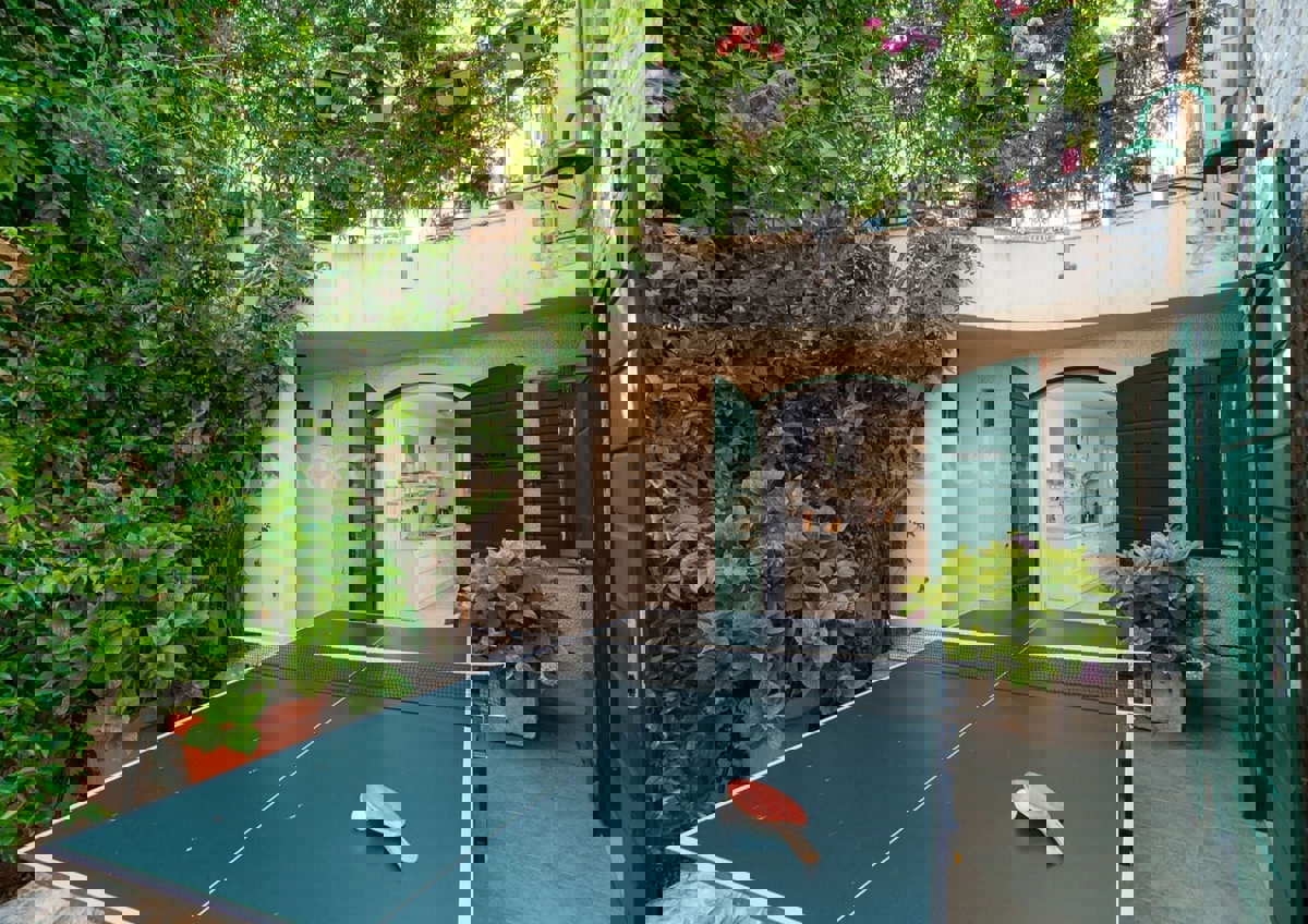 Brač, Mirca, casa con piscina, in vendita