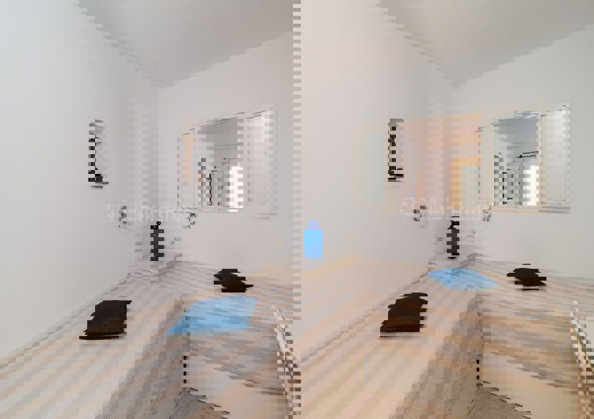 Brač, Mirca, casa con piscina, in vendita