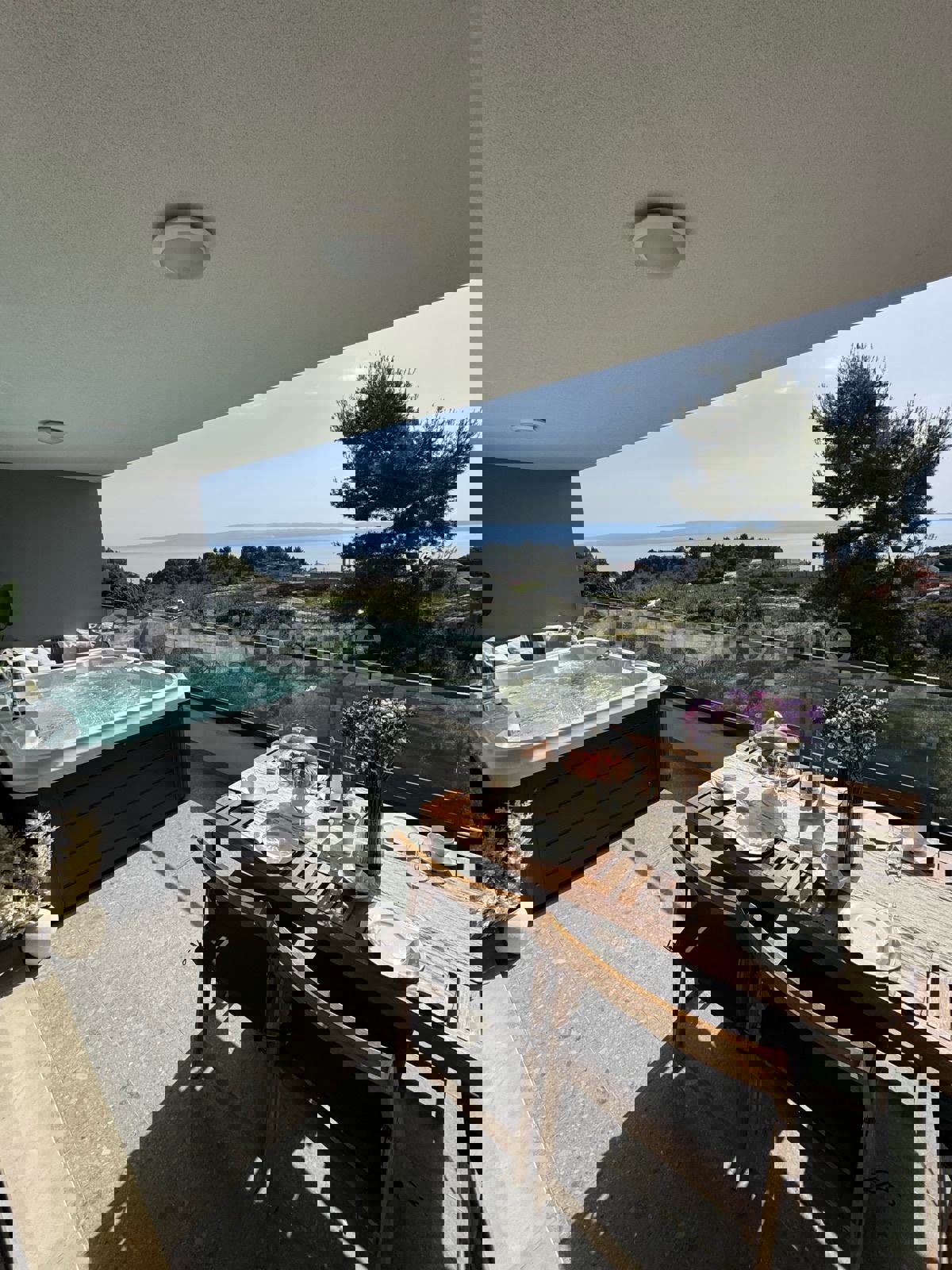 Spalato, Duilovo, lussuoso appartamento con tre camere da letto e posto auto in garage