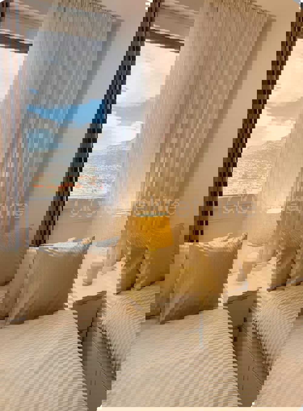 Spalato, Duilovo, lussuoso appartamento con tre camere da letto e posto auto in garage