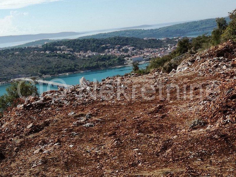 Trogir, terreni agricoli, vendita