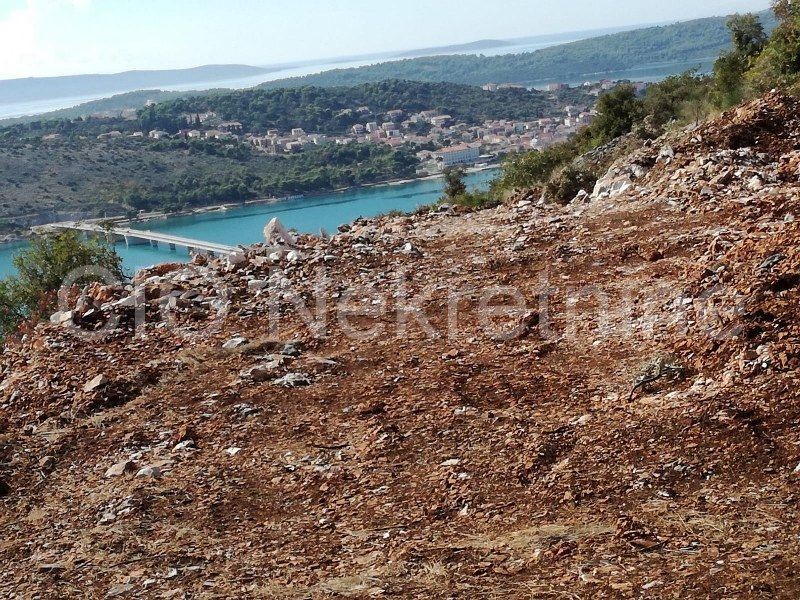 Trogir, terreni agricoli, vendita