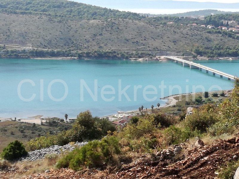 Trogir, terreni agricoli, vendita