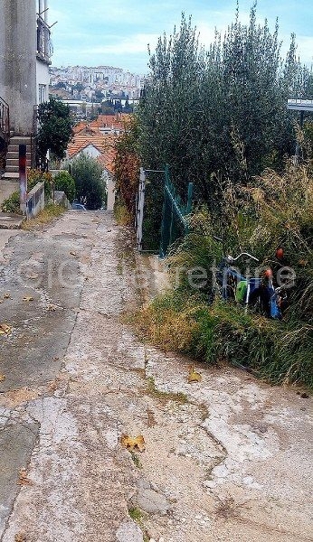 Solin, terreno edificabile di 450 m2, in vendita