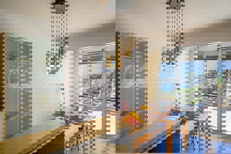 Spalato, Città, appartamento con due camere da letto 56 m2, posizione eccellente, in vendita