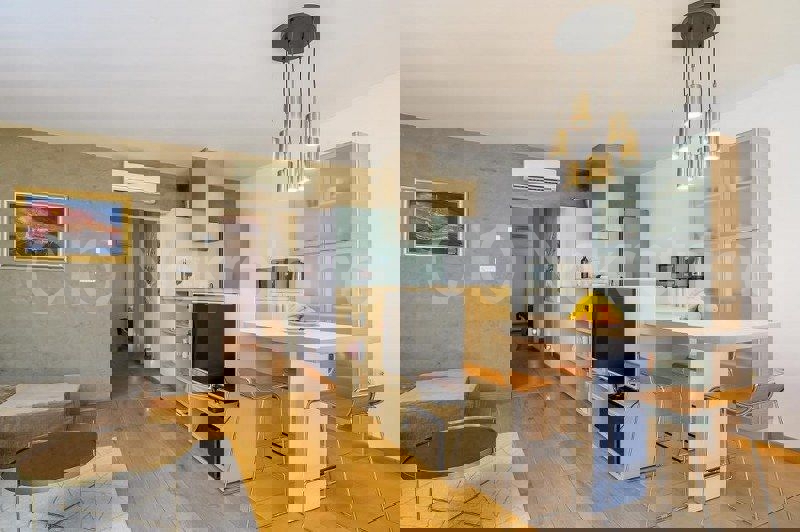 Spalato, Città, appartamento con due camere da letto 56 m2, posizione eccellente, in vendita