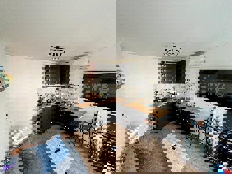 Spalato, Spinut, appartamento disposto come due appartamenti con una camera da letto, in vendita