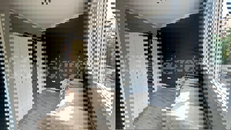 Spalato, Spinut, appartamento disposto come due appartamenti con una camera da letto, in vendita