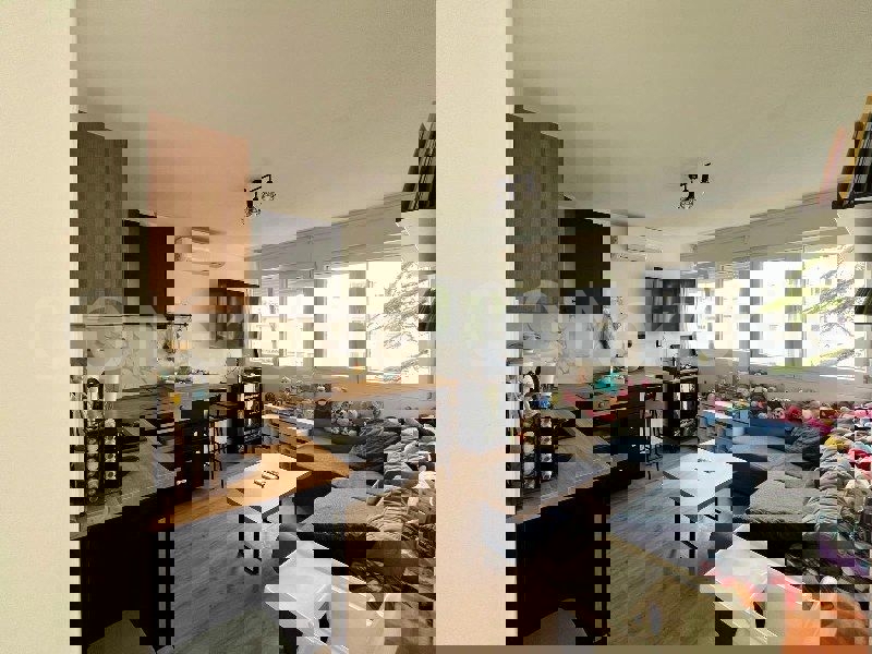 Spalato, Spinut, appartamento disposto come due appartamenti con una camera da letto, in vendita