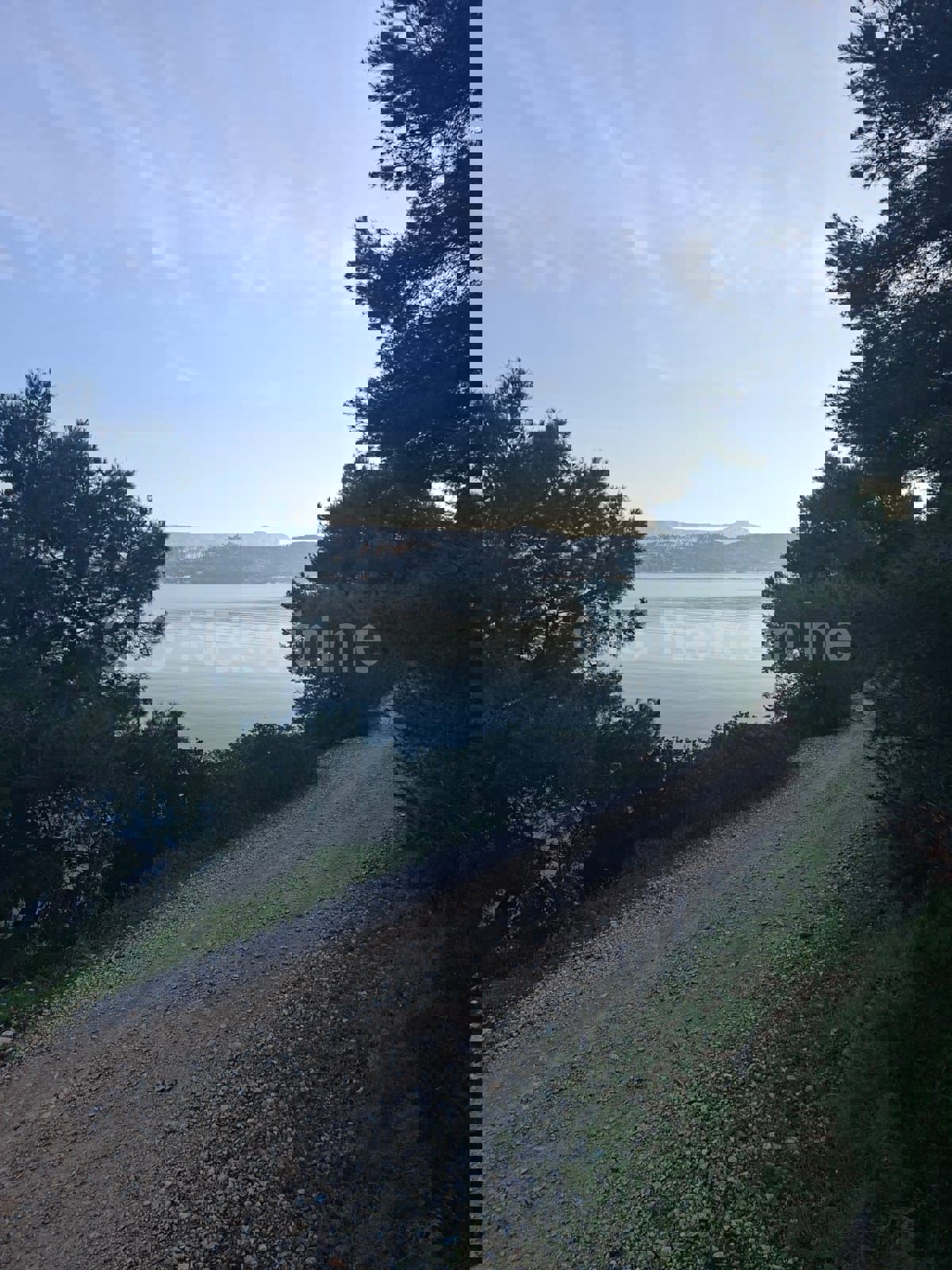 Slatine, terreno agricolo di 3.276 m2, in prima fila dal mare