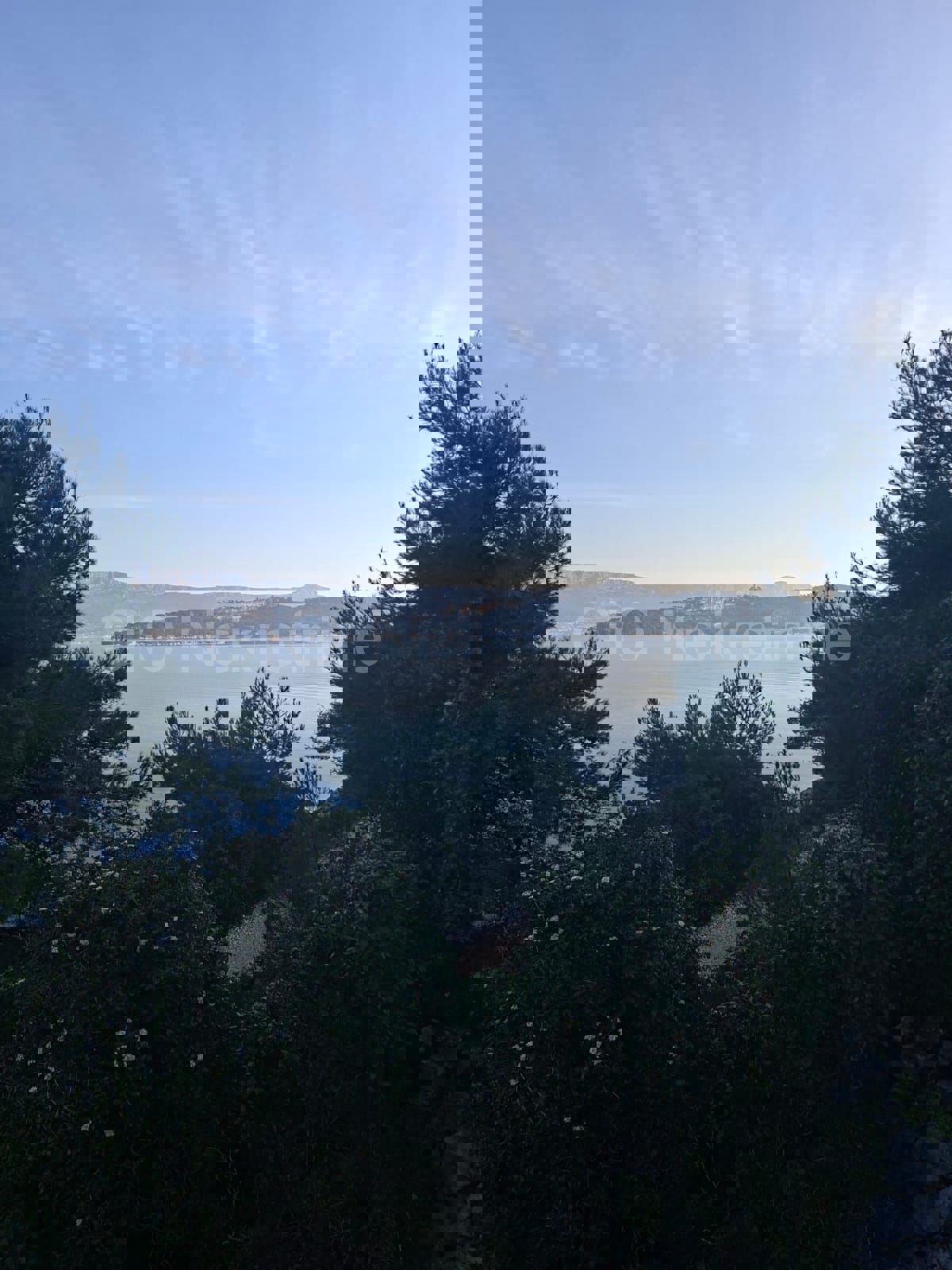 Slatine, terreno agricolo di 3.276 m2, in prima fila dal mare